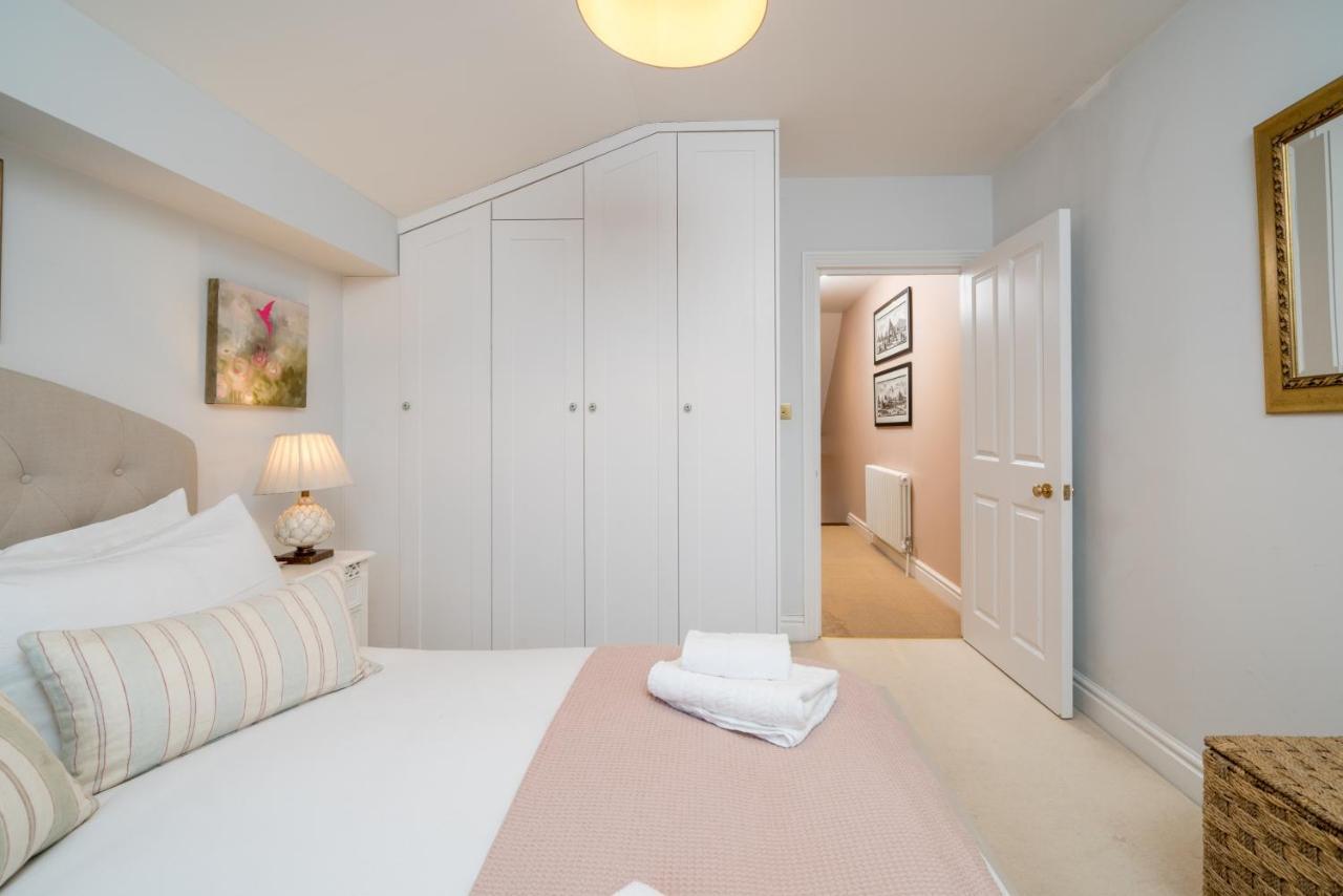 Joivy Splendid 4 Bed, 4 Bath House With Garden, Shepherds Bush * Londra