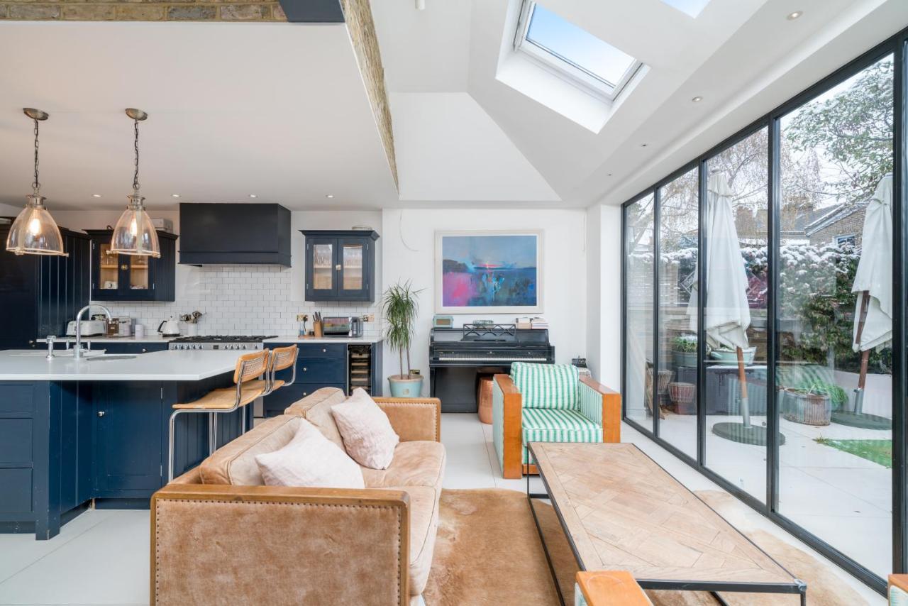 Ferienhaus Joivy Splendid 4 Bed, 4 Bath House With Garden, Shepherds Bush London