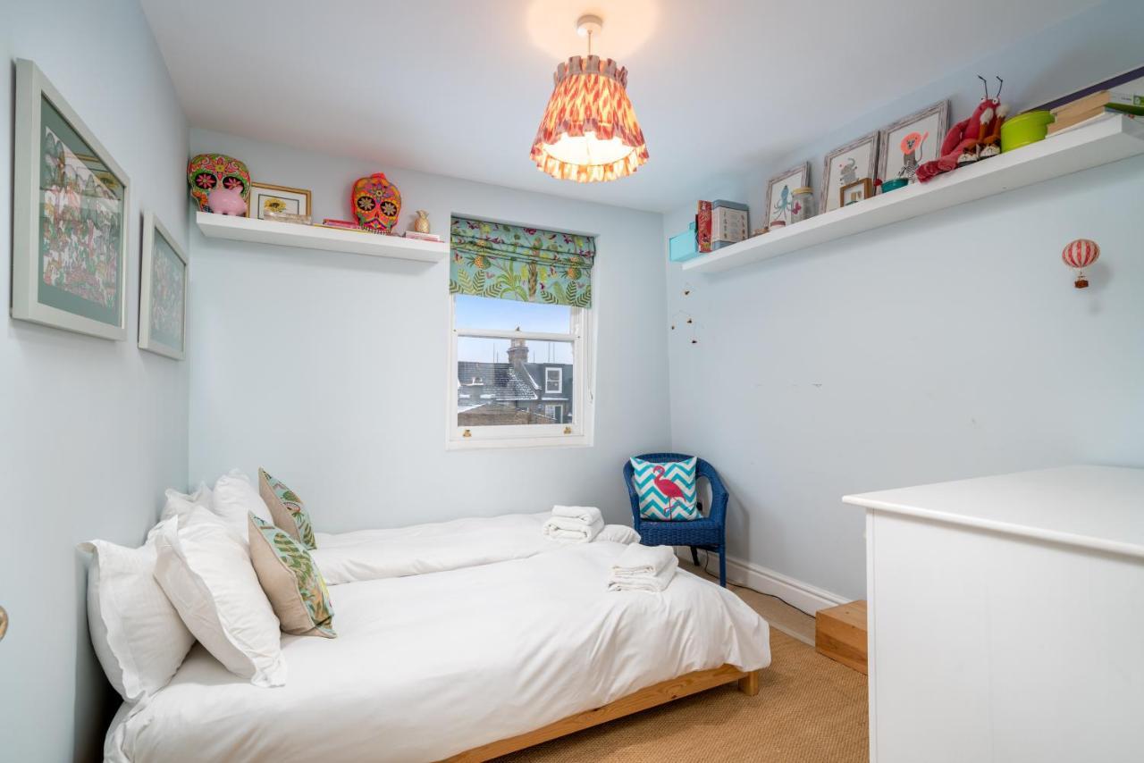 Ferienhaus Joivy Splendid 4 Bed, 4 Bath House With Garden, Shepherds Bush