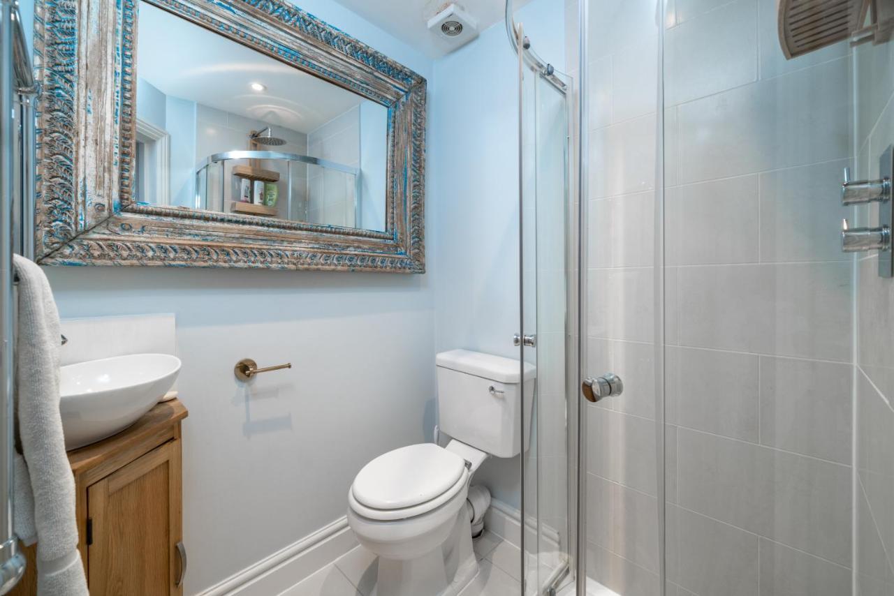 Case de vacanță Joivy Splendid 4 Bed, 4 Bath House With Garden, Shepherds Bush *